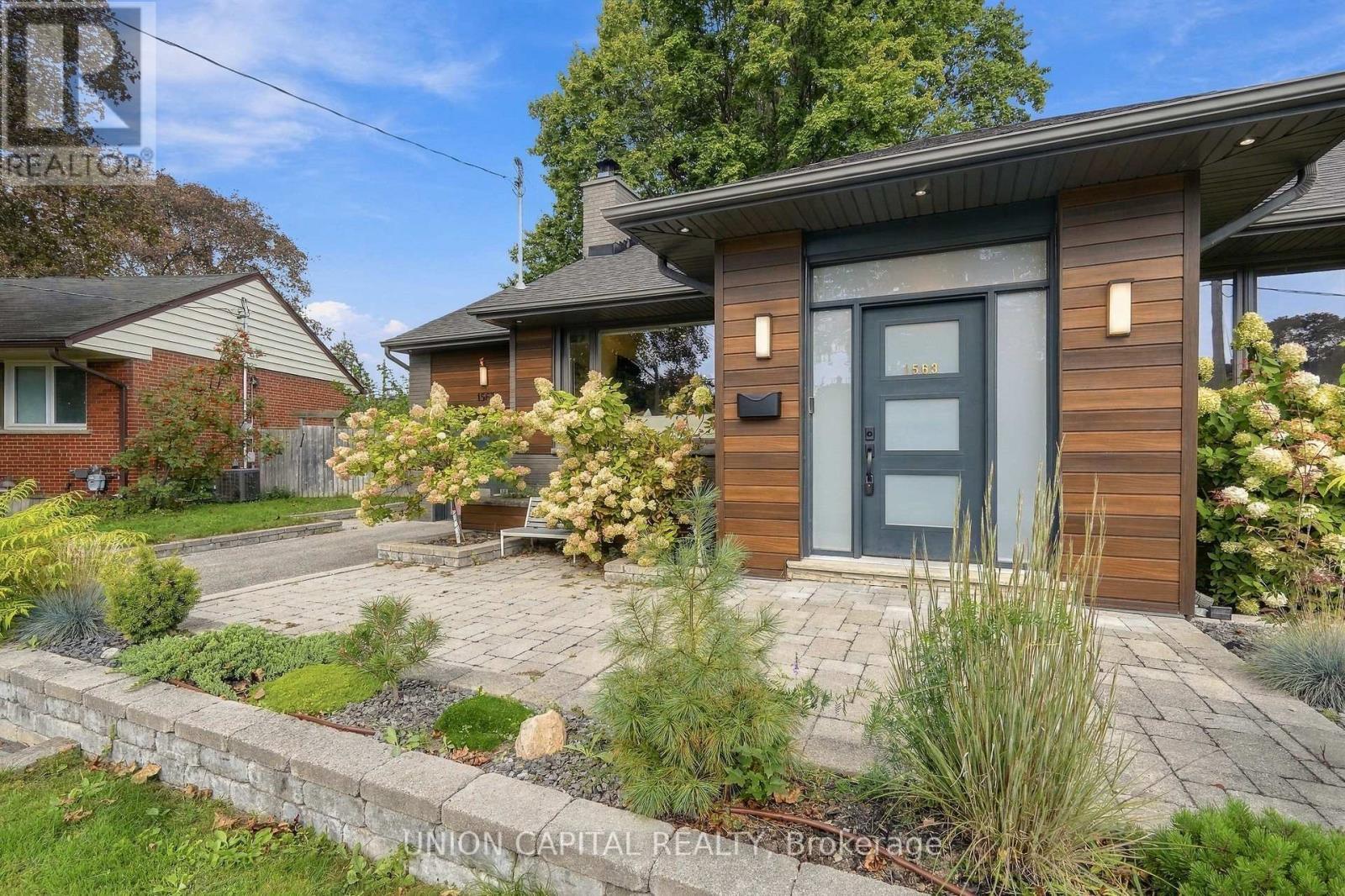 1563 Skyline Drive, Mississauga, ON