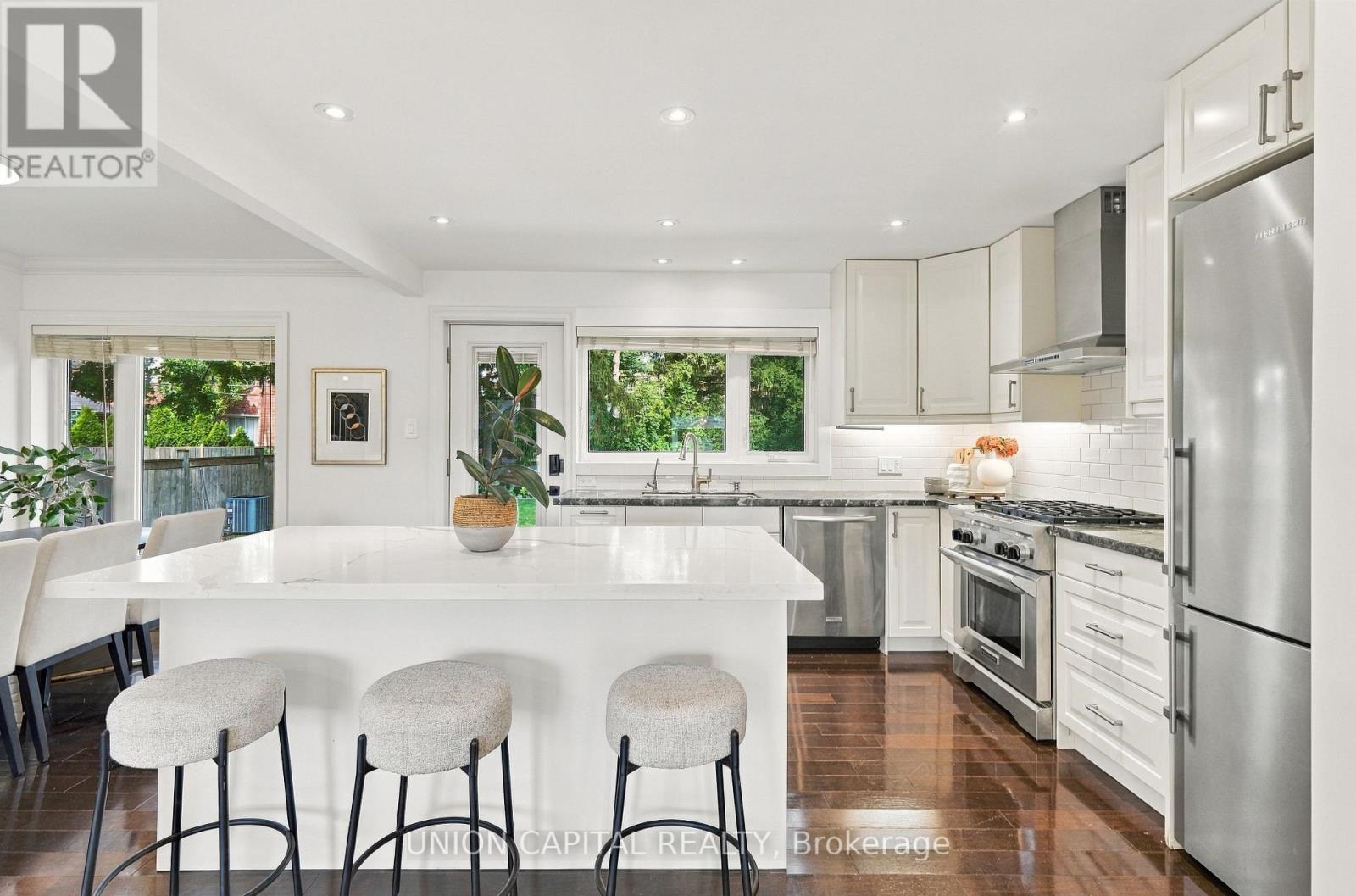 1563 Skyline Drive, Mississauga, ON