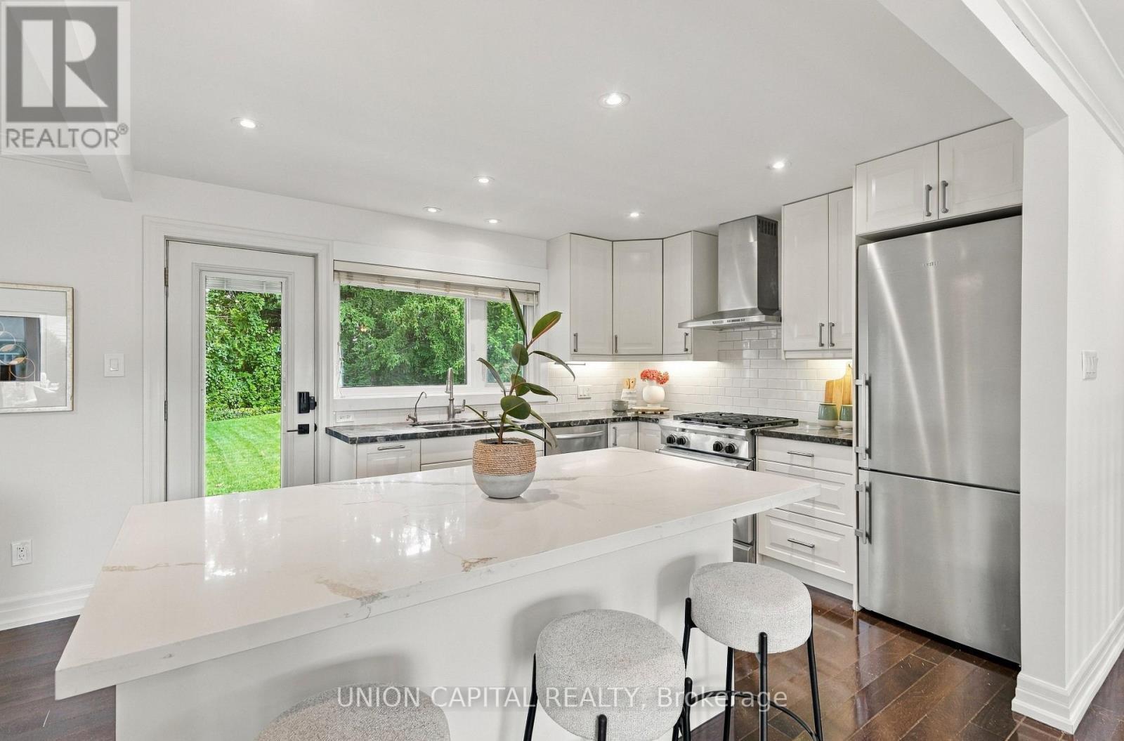 1563 Skyline Drive, Mississauga, ON