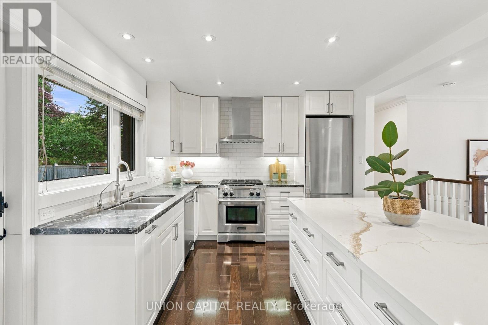 1563 Skyline Drive, Mississauga, ON