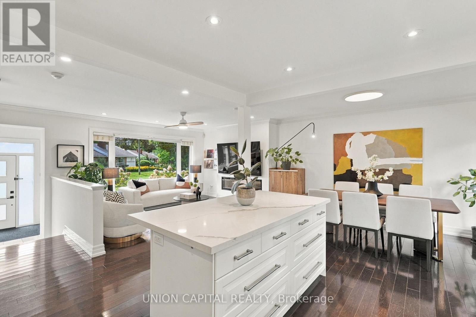 1563 Skyline Drive, Mississauga, ON