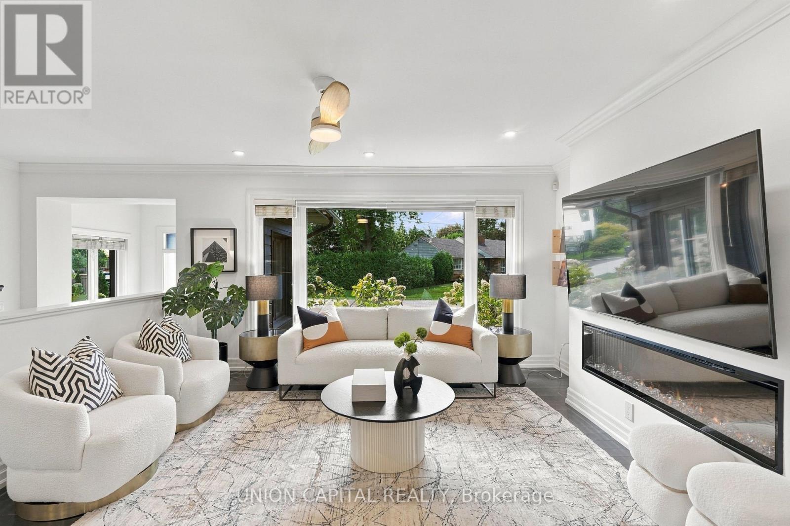1563 Skyline Drive, Mississauga, ON