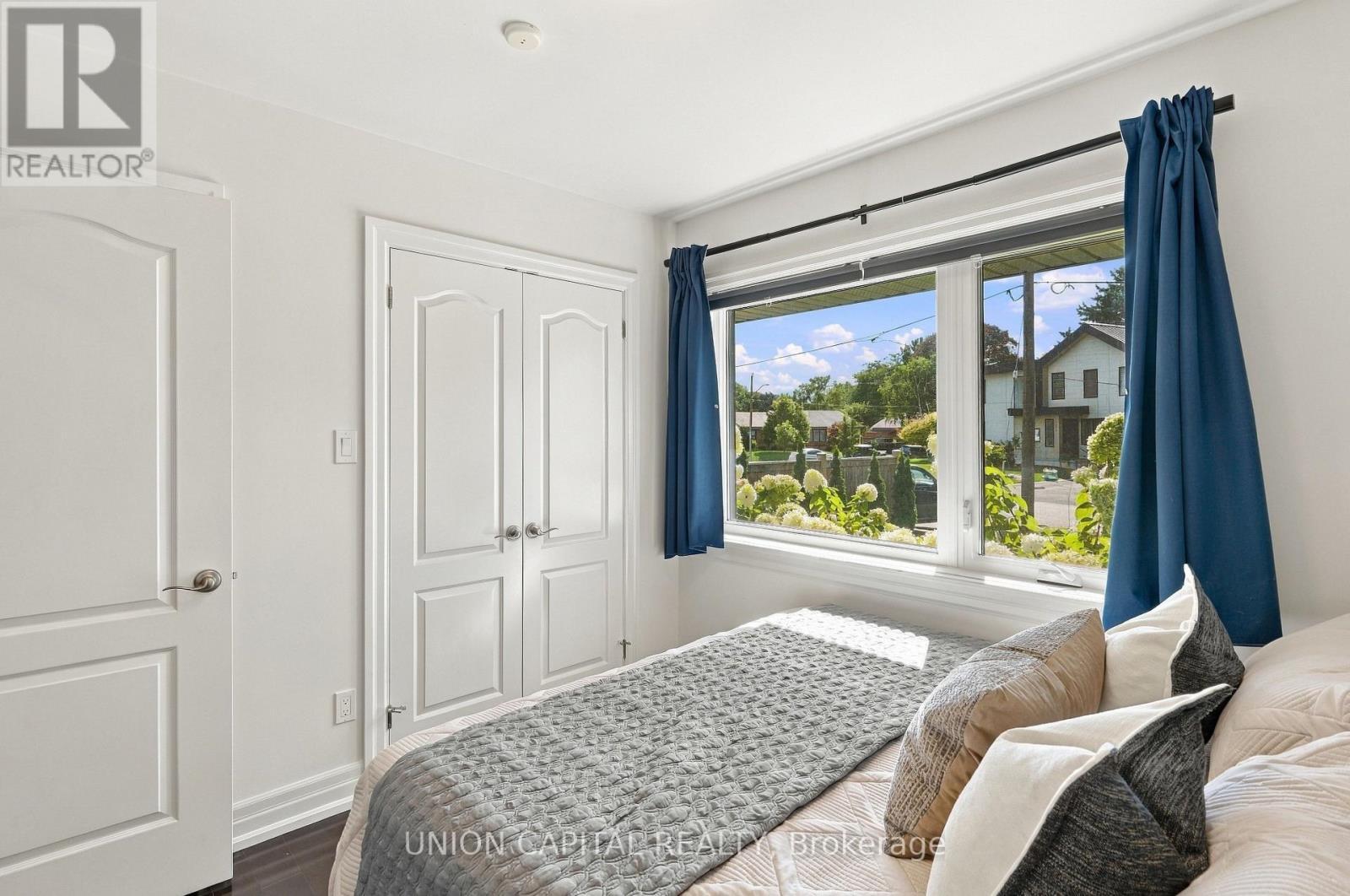 1563 Skyline Drive, Mississauga, ON