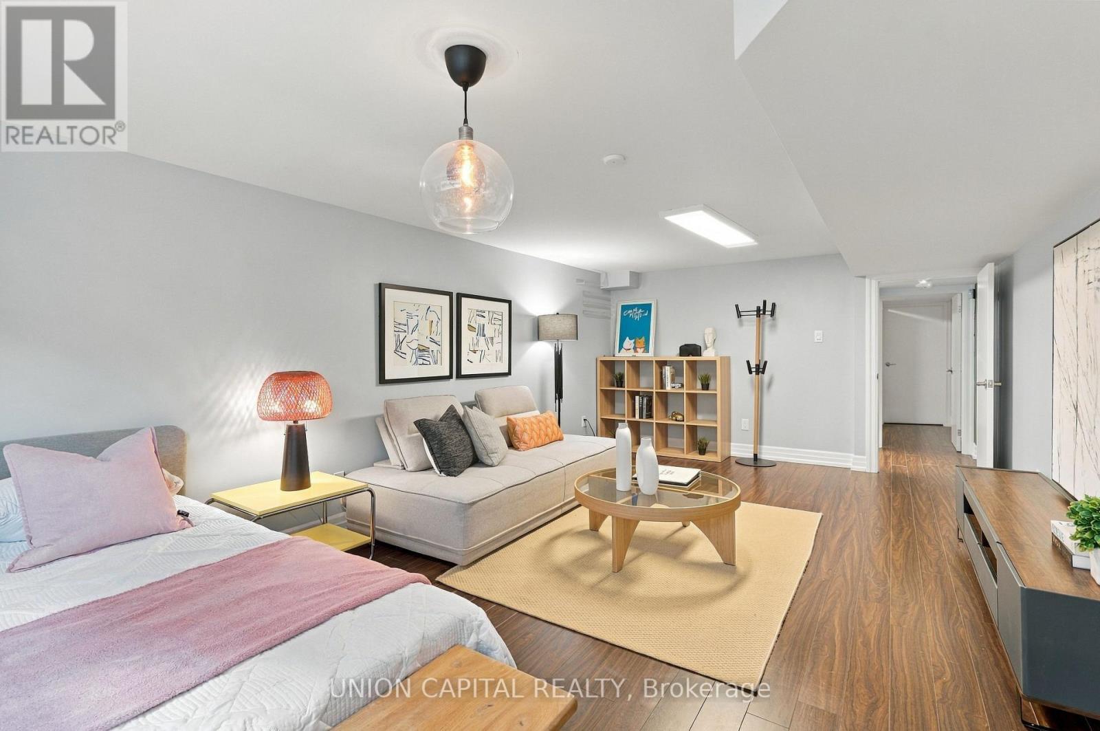 1563 Skyline Drive, Mississauga, ON