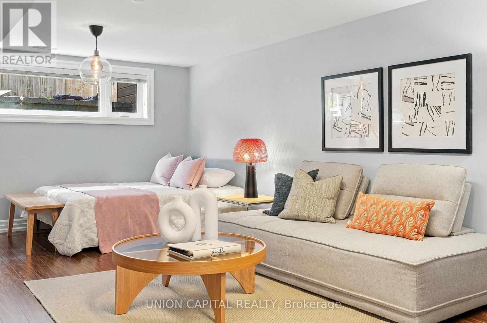 1563 Skyline Drive, Mississauga, ON
