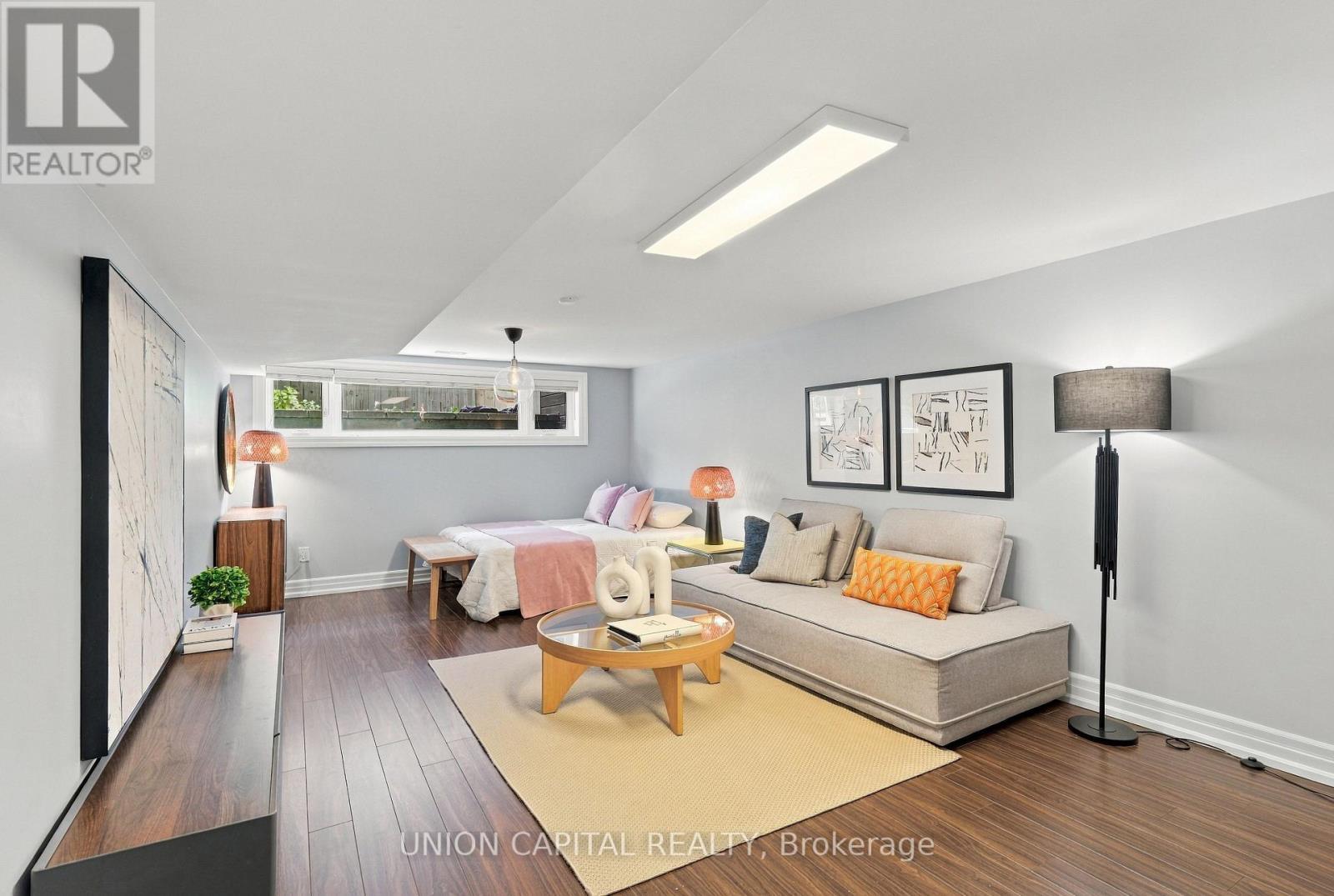 1563 Skyline Drive, Mississauga, ON