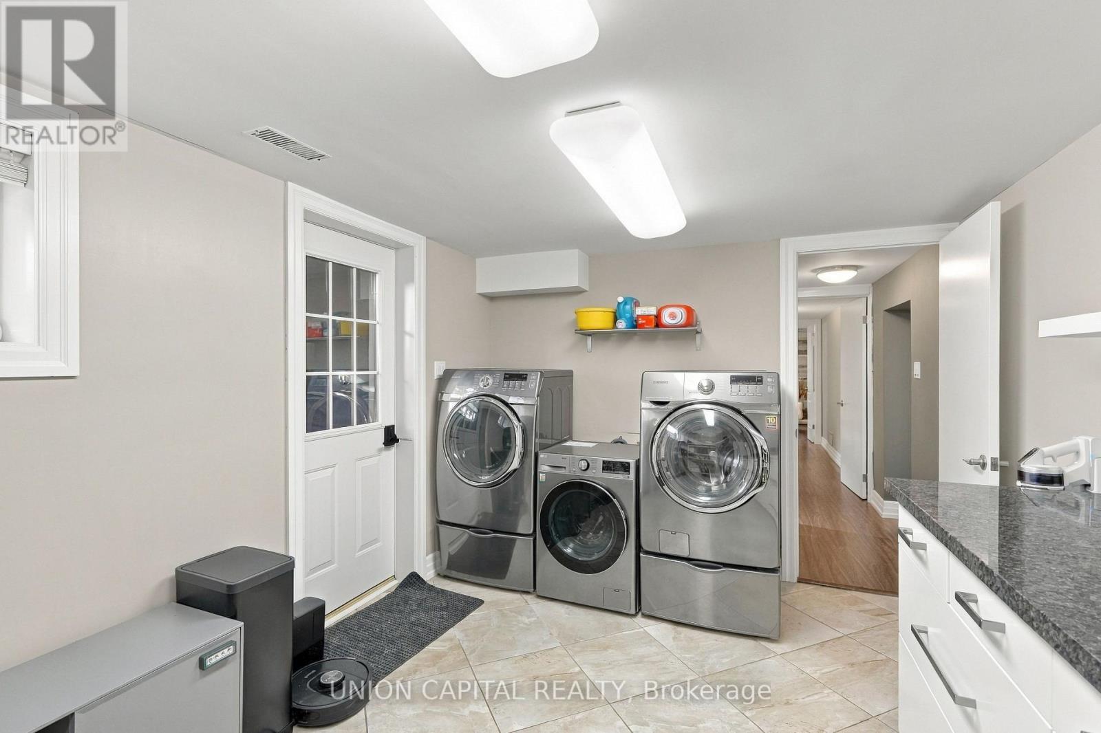 1563 Skyline Drive, Mississauga, ON