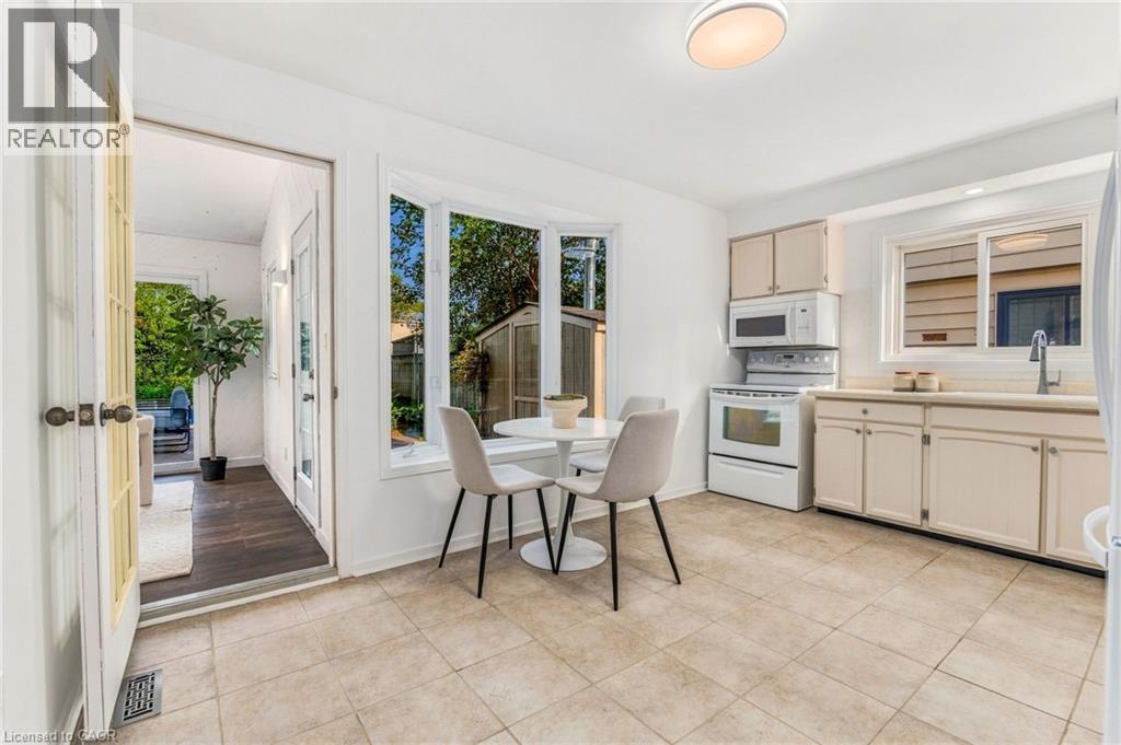 2161 Devlin Drive, Burlington, ON