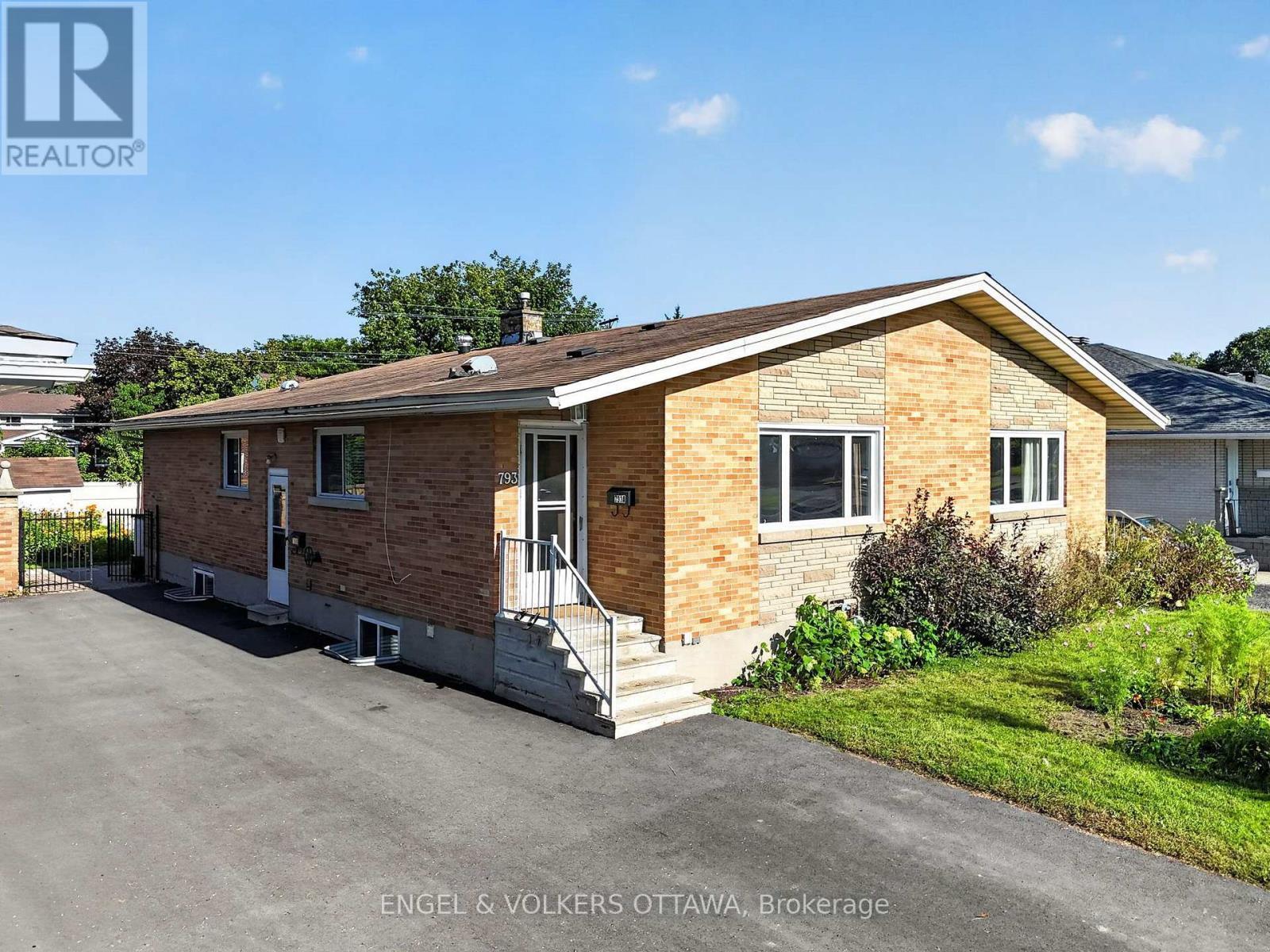 793 Trojan Avenue, Ottawa, ON