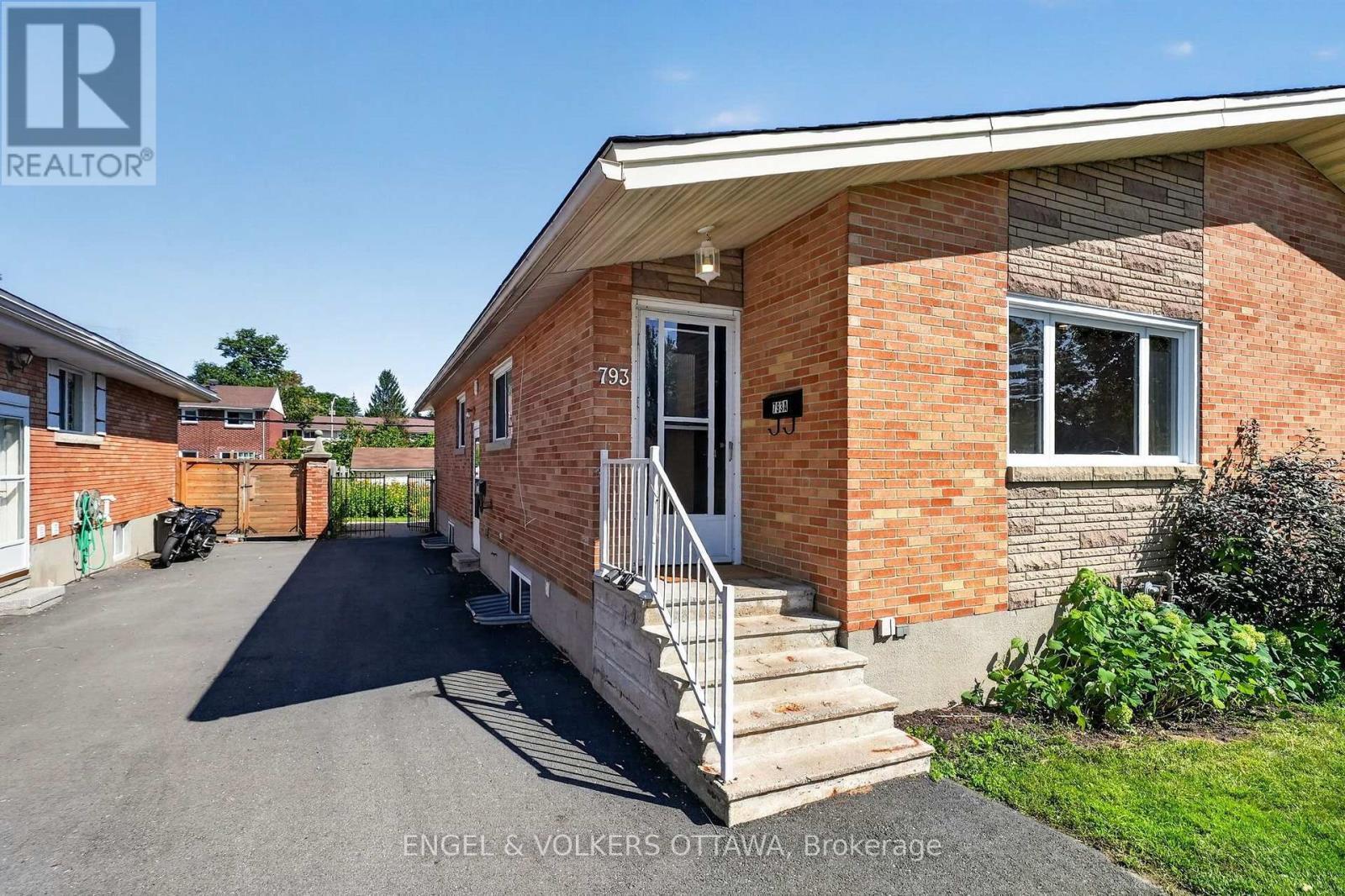 793 Trojan Avenue, Ottawa, ON