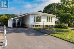 2043 MCKEOWN AVENUE North Bay (Widdifield), ON P1B 7N8