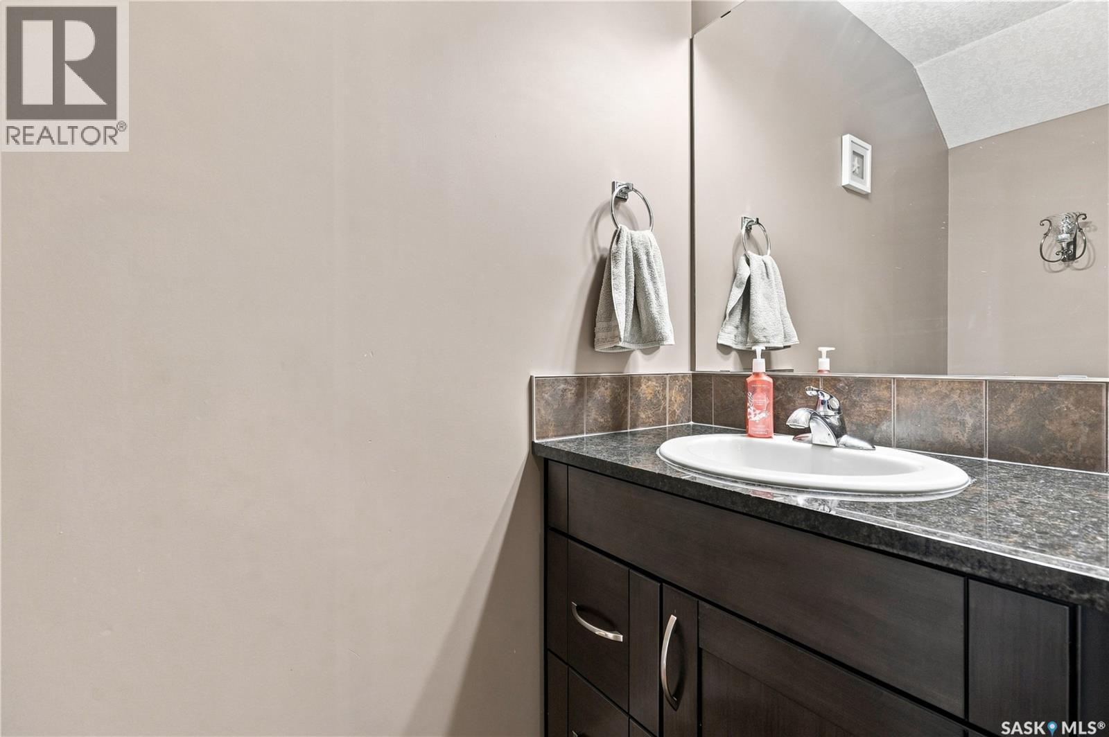 812 3802 Dewdney Avenue E, Regina, SK