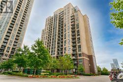 911 - 1 MICHAEL POWER PLACE Toronto, ON M9A 0A1