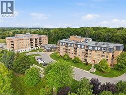 8111 FOREST GLEN Drive Unit# 424 Niagara Falls, ON L2H 2Z3