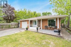 82 BAYVIEW DRIVE Barrie, ON L4N 3P1