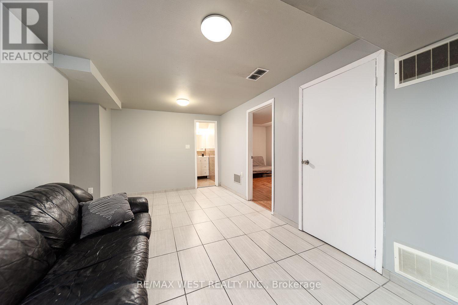 2534 Palisander Avenue, Mississauga, ON