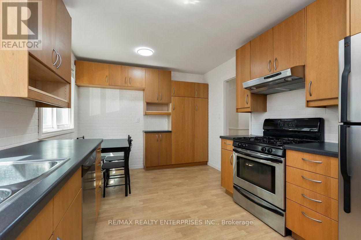 5081 Brady Avenue, Burlington, ON
