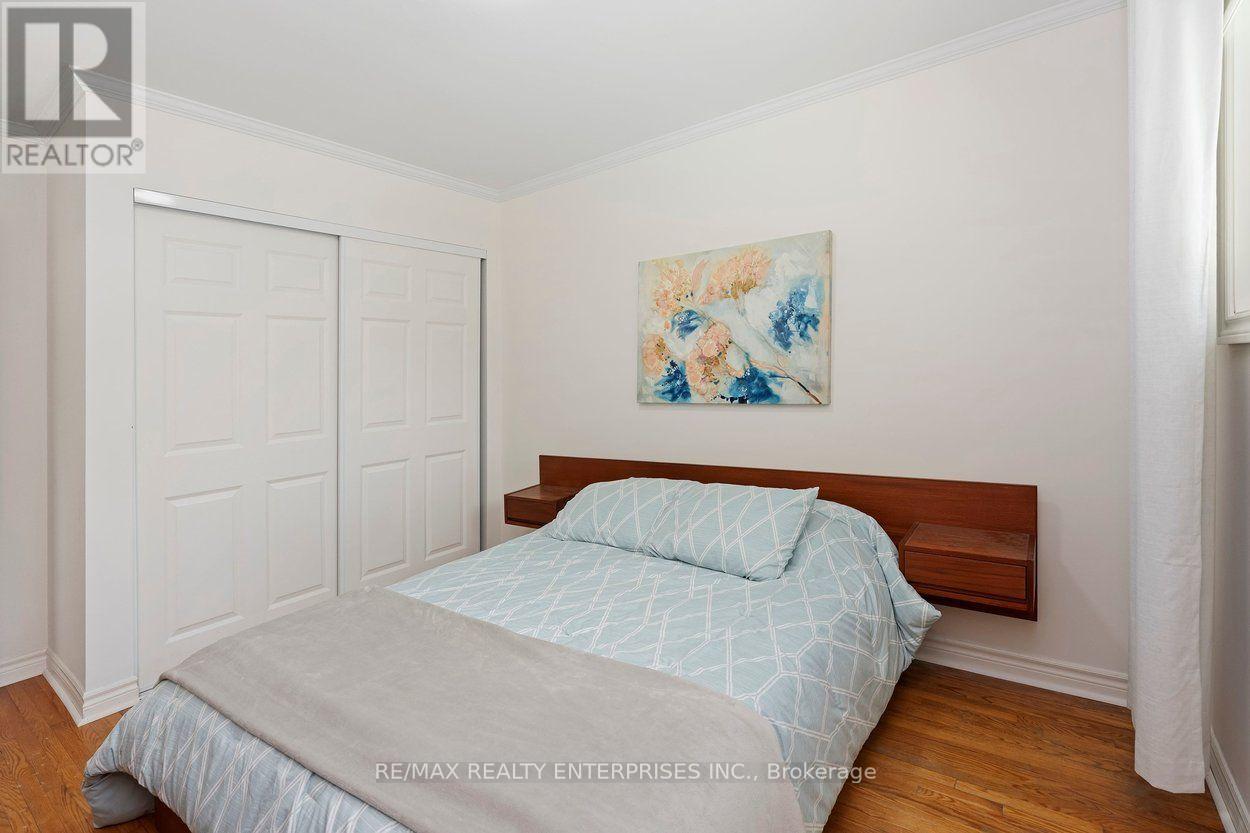 5081 Brady Avenue, Burlington, ON
