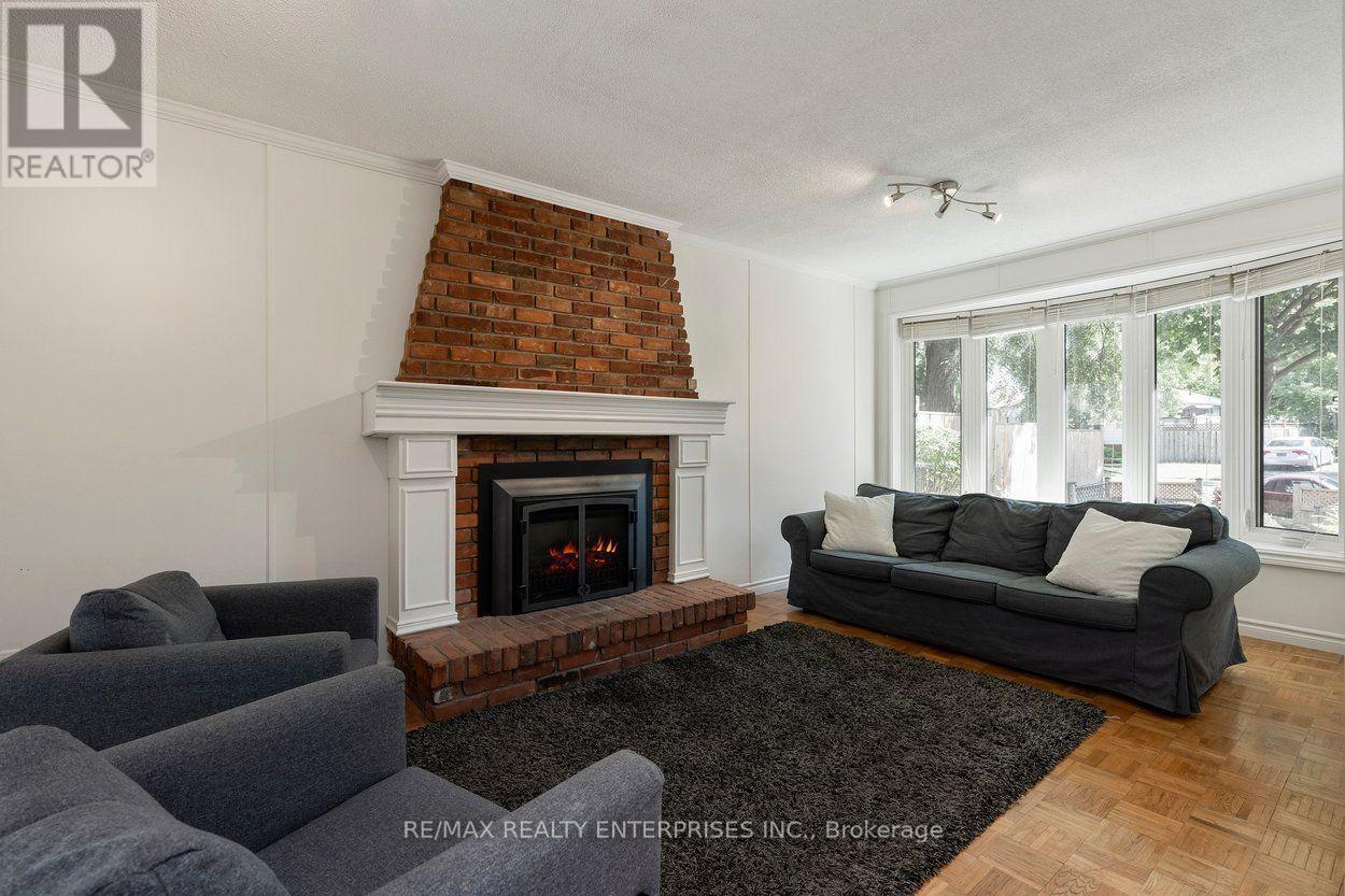 5081 Brady Avenue, Burlington, ON