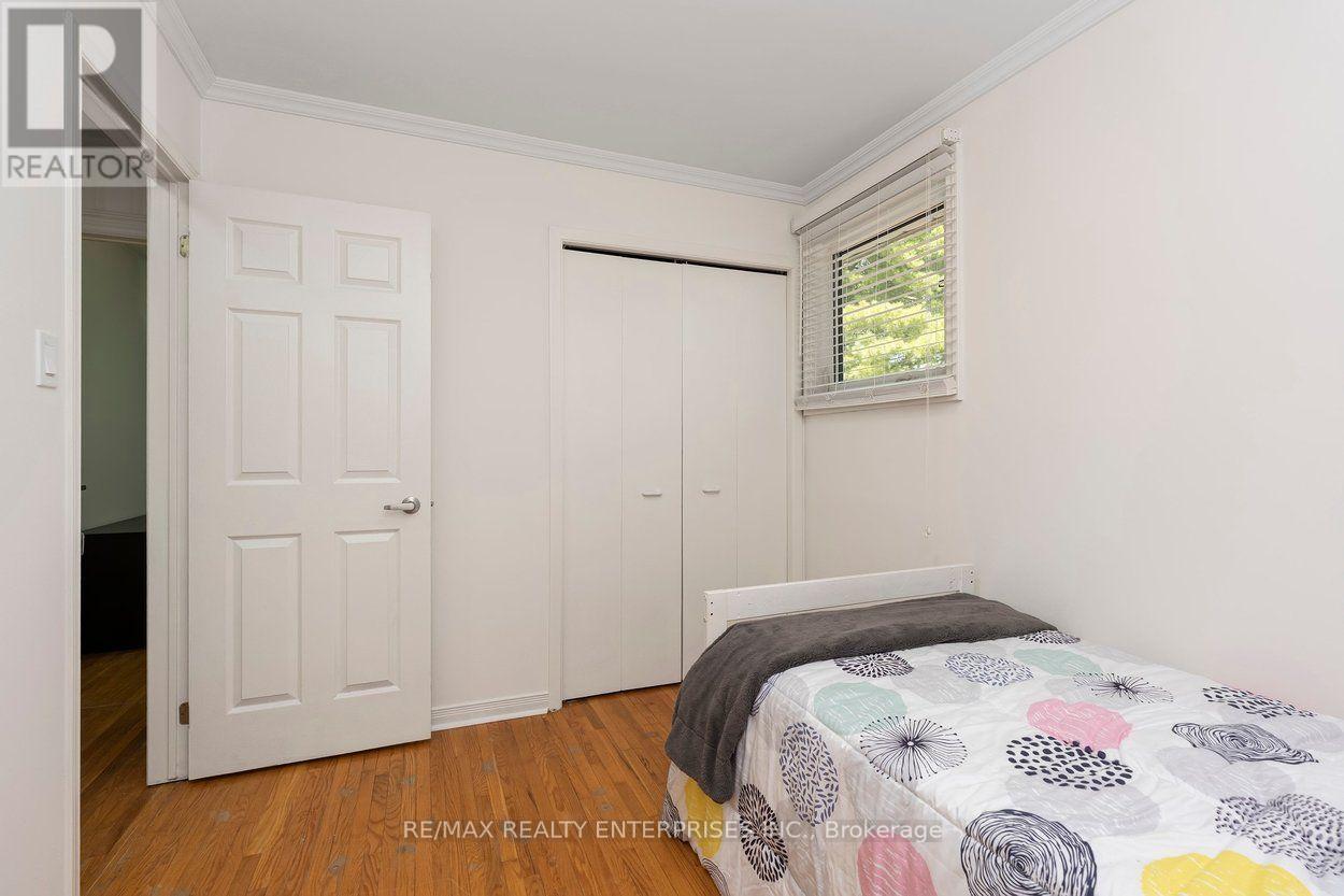 5081 Brady Avenue, Burlington, ON