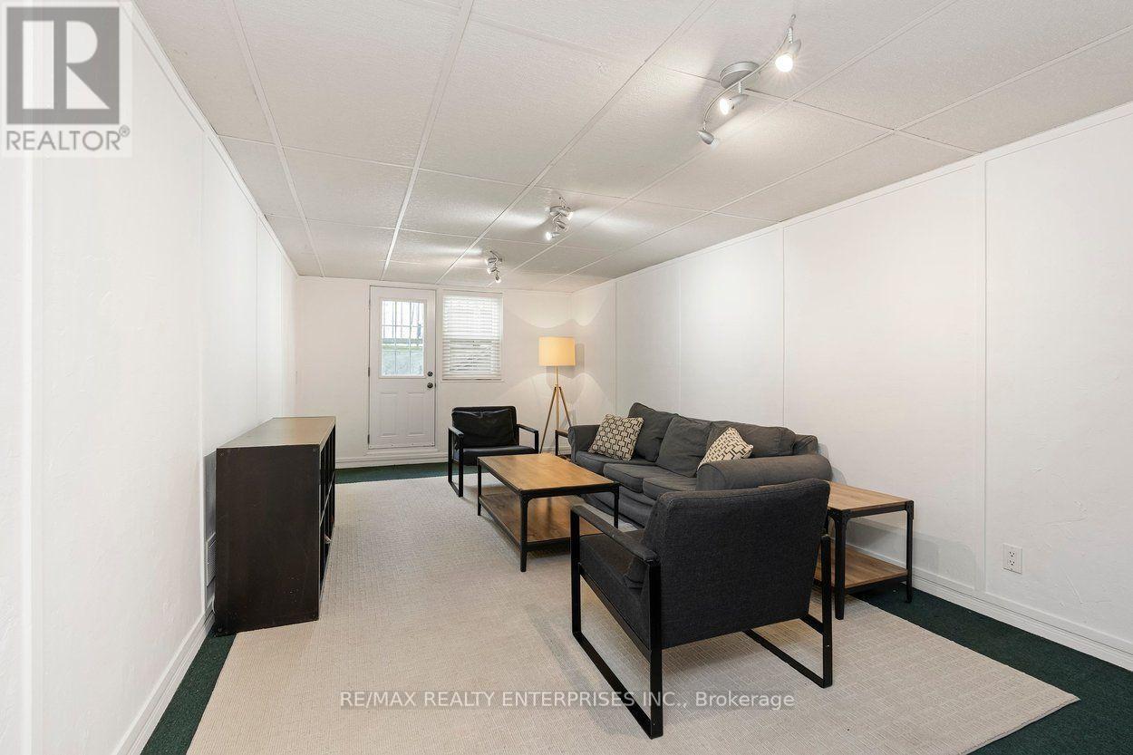 5081 Brady Avenue, Burlington, ON