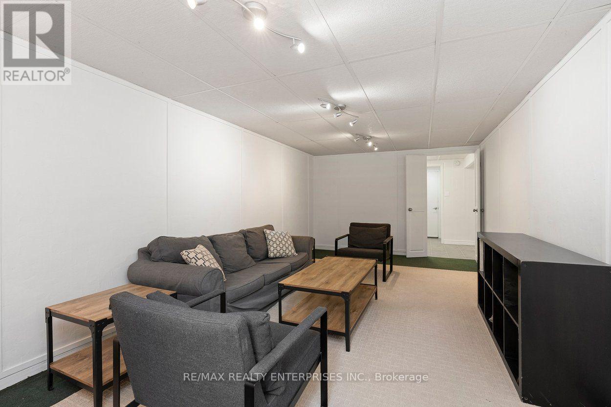 5081 Brady Avenue, Burlington, ON