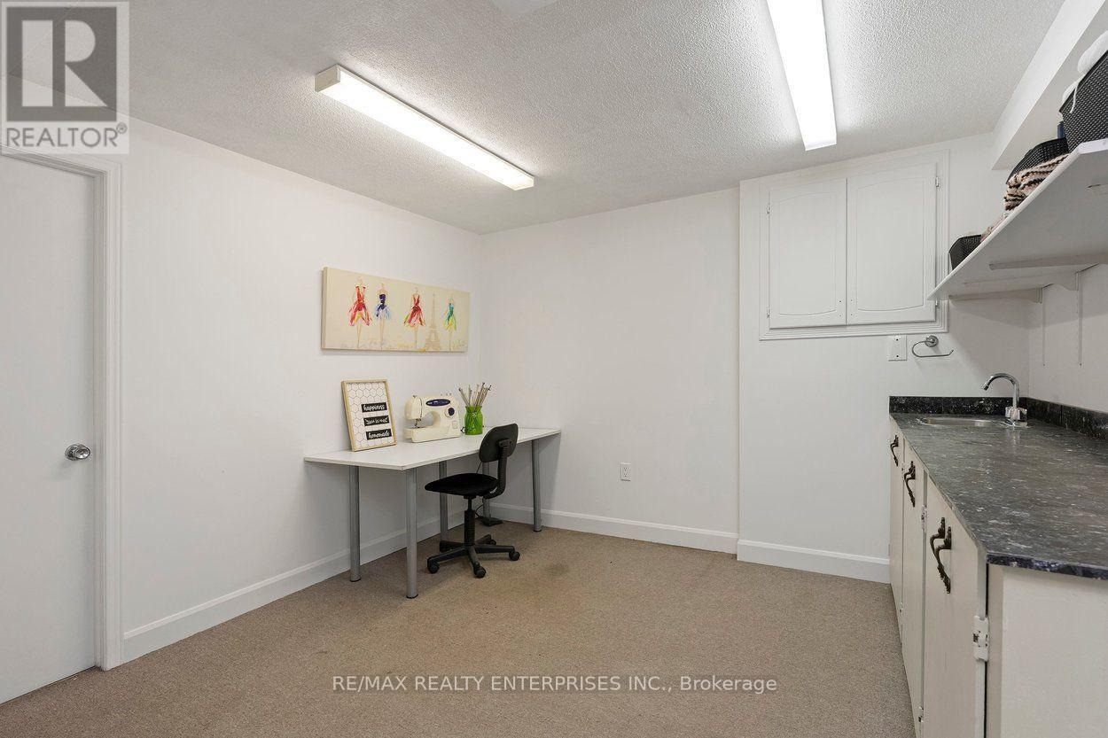 5081 Brady Avenue, Burlington, ON