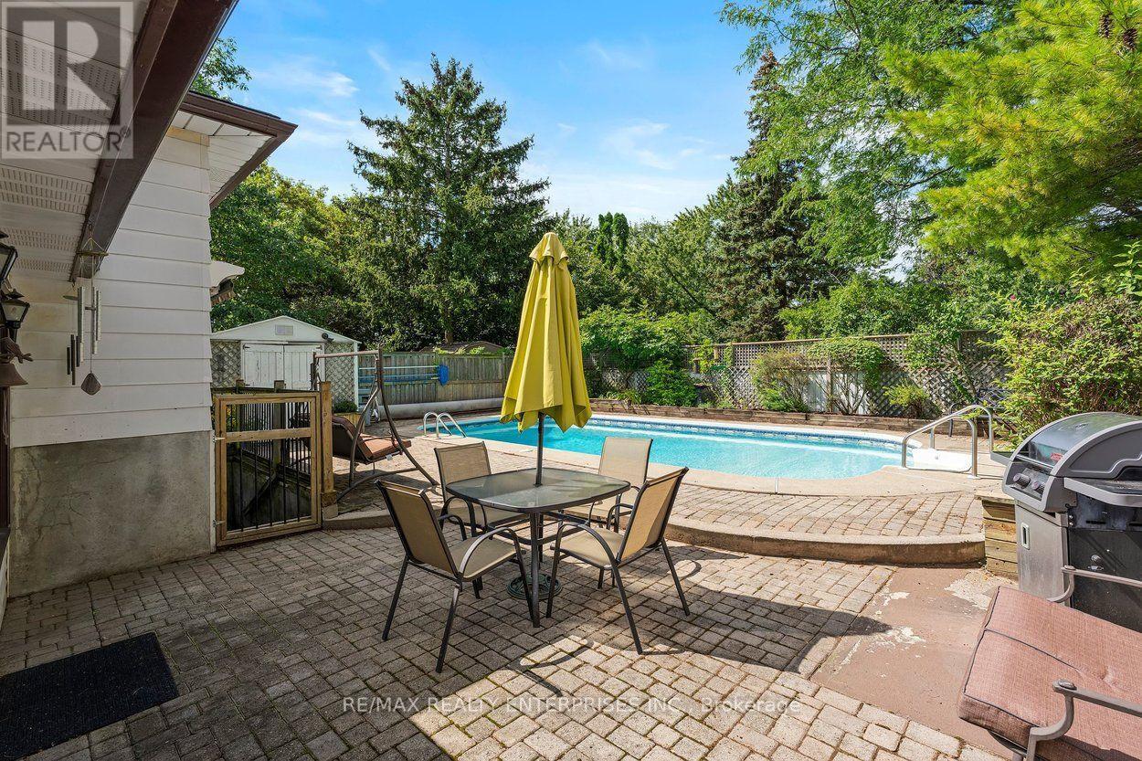 5081 Brady Avenue, Burlington, ON