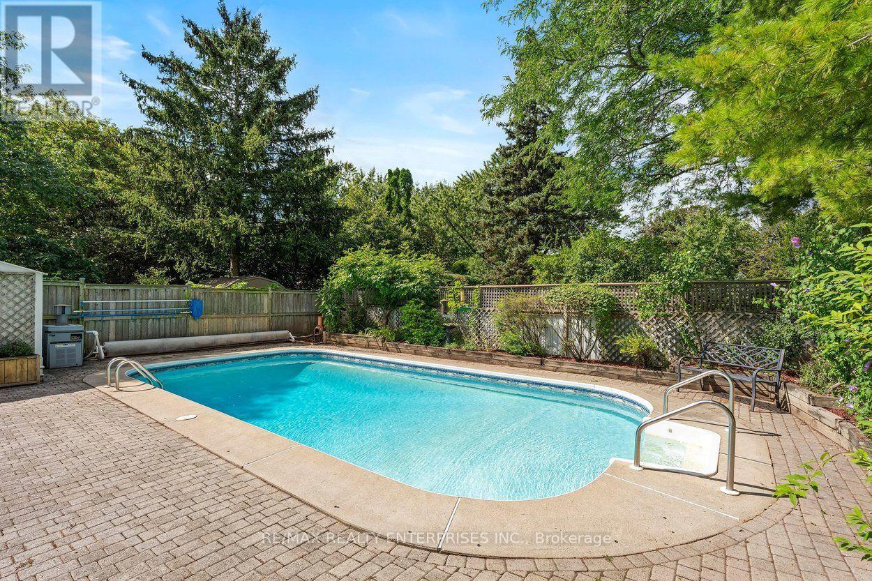 5081 Brady Avenue, Burlington, ON