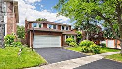 2027 ROY IVOR CRESCENT Mississauga, ON L5L 3N7