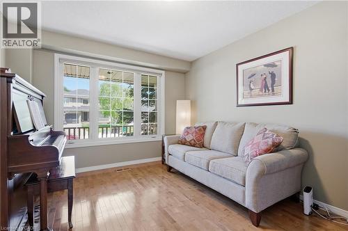 15 Carolinian Lane, Cambridge, ON 