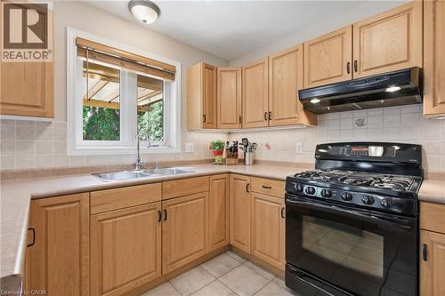15 Carolinian Lane, Cambridge, ON 