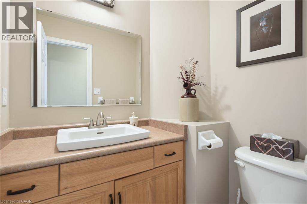 MAIN FLOOR WASHROOM - 15 Carolinian Lane, Cambridge, ON