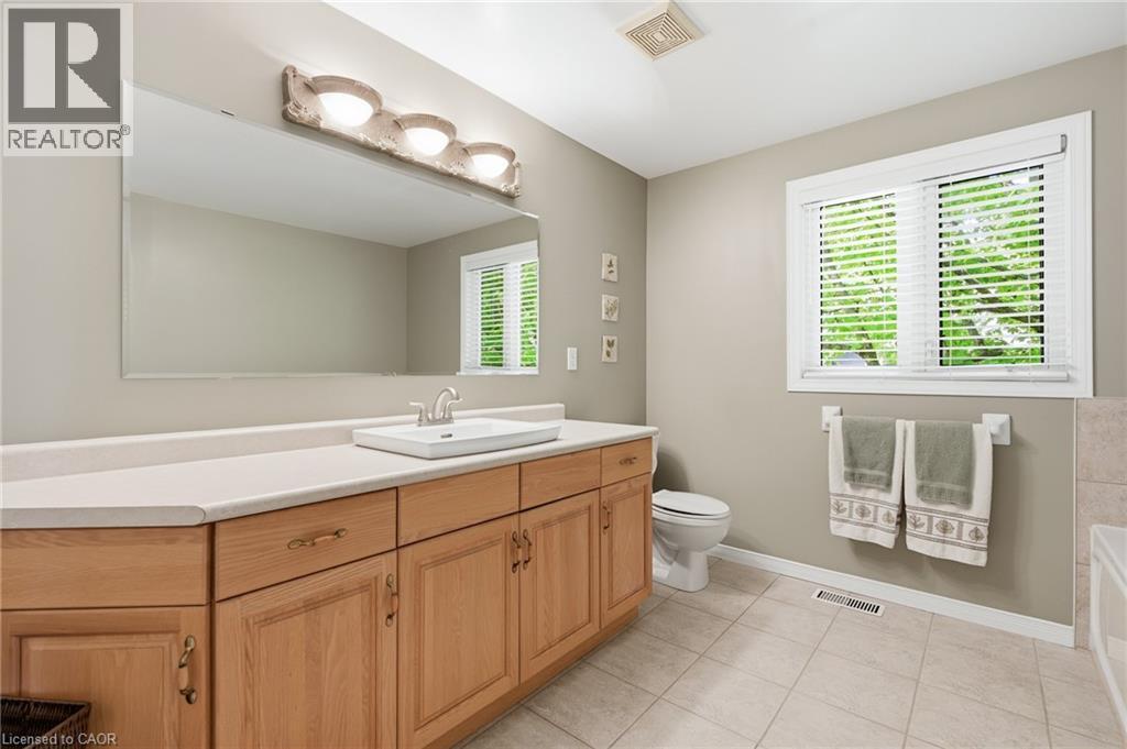 15 Carolinian Lane, Cambridge, ON