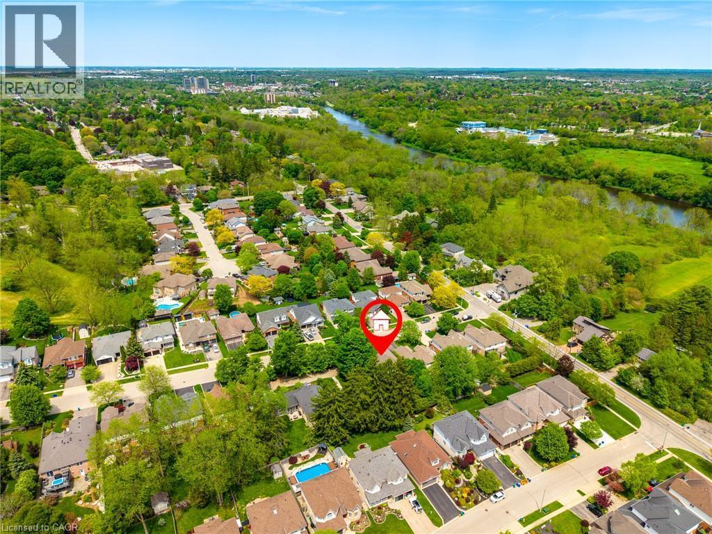 15 Carolinian Lane, Cambridge, ON