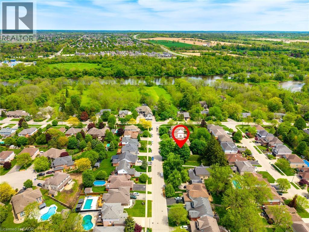 15 Carolinian Lane, Cambridge, ON