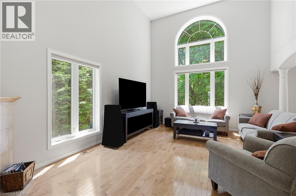 15 Carolinian Lane, Cambridge, ON