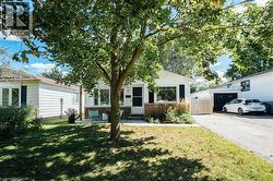 78 HELENE Crescent Waterloo, ON N2L 5E5