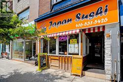 482 BLOOR STREET W Toronto, ON M5S 1X8