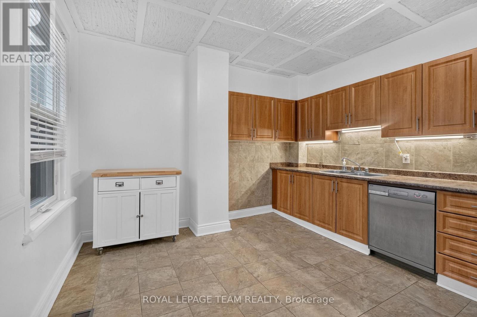 Kitchen - 109 Florence Street, Ottawa, ON