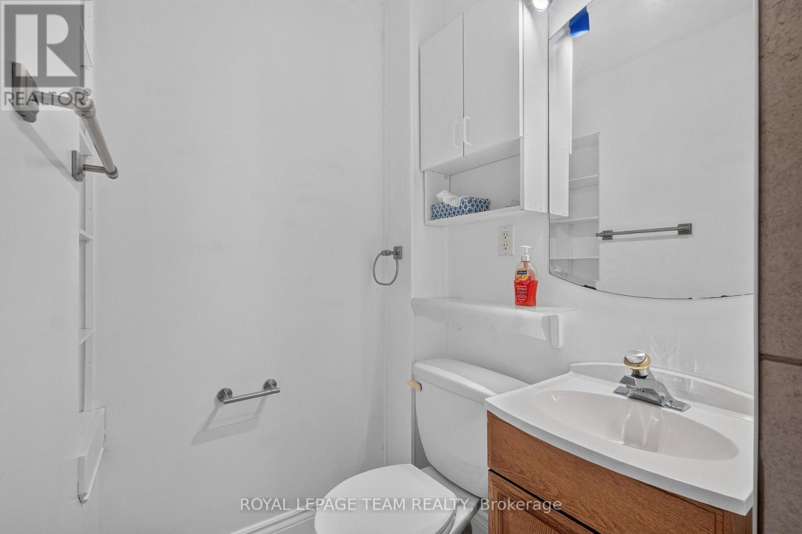 Bathroom - 109 Florence Street, Ottawa, ON