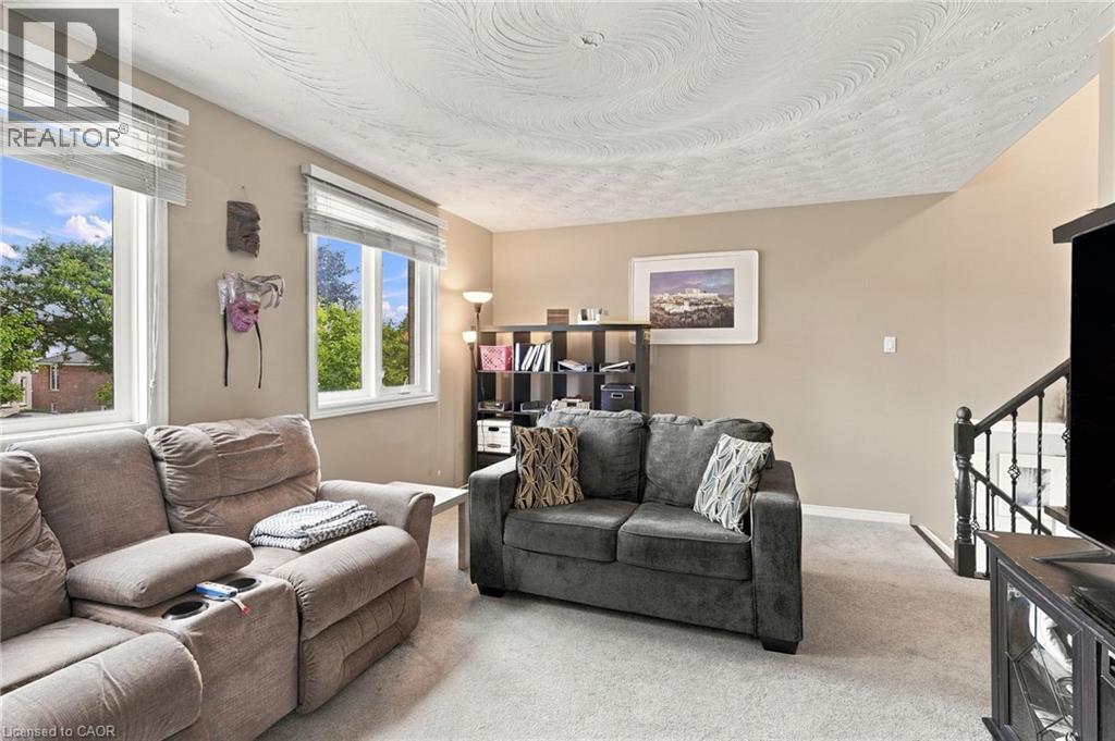 23 Desantis Court, Hamilton, ON