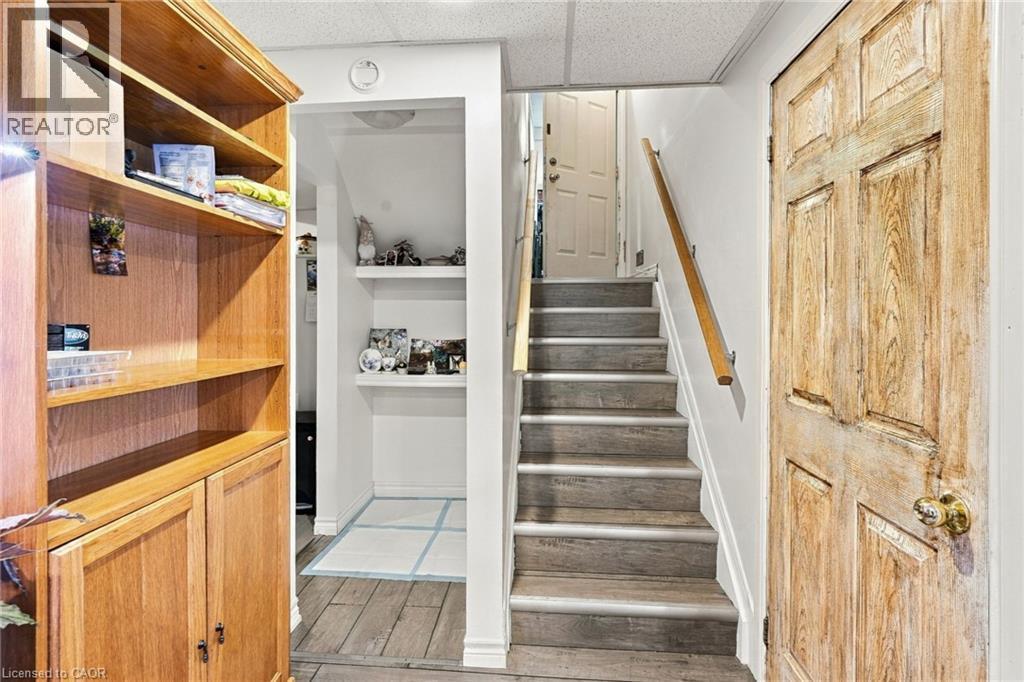 23 Desantis Court, Hamilton, ON