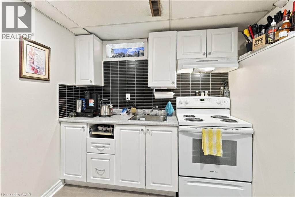 23 Desantis Court, Hamilton, ON
