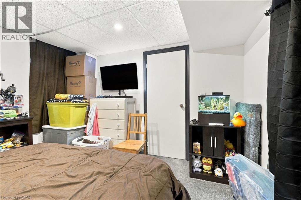 23 Desantis Court, Hamilton, ON