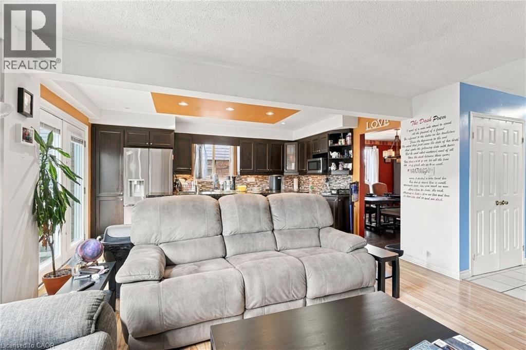 23 Desantis Court, Hamilton, ON