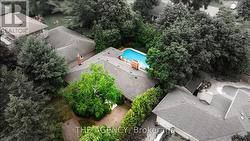 261 WALES CRESCENT Oakville, ON L6L 3X8