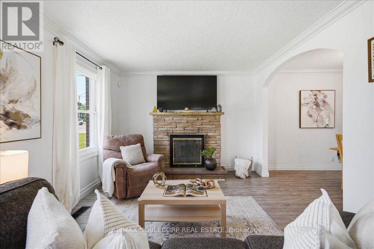 1790 King Street E, Cambridge, ON
