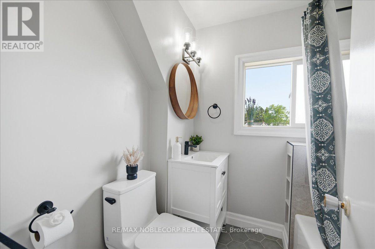 1790 King Street E, Cambridge, ON