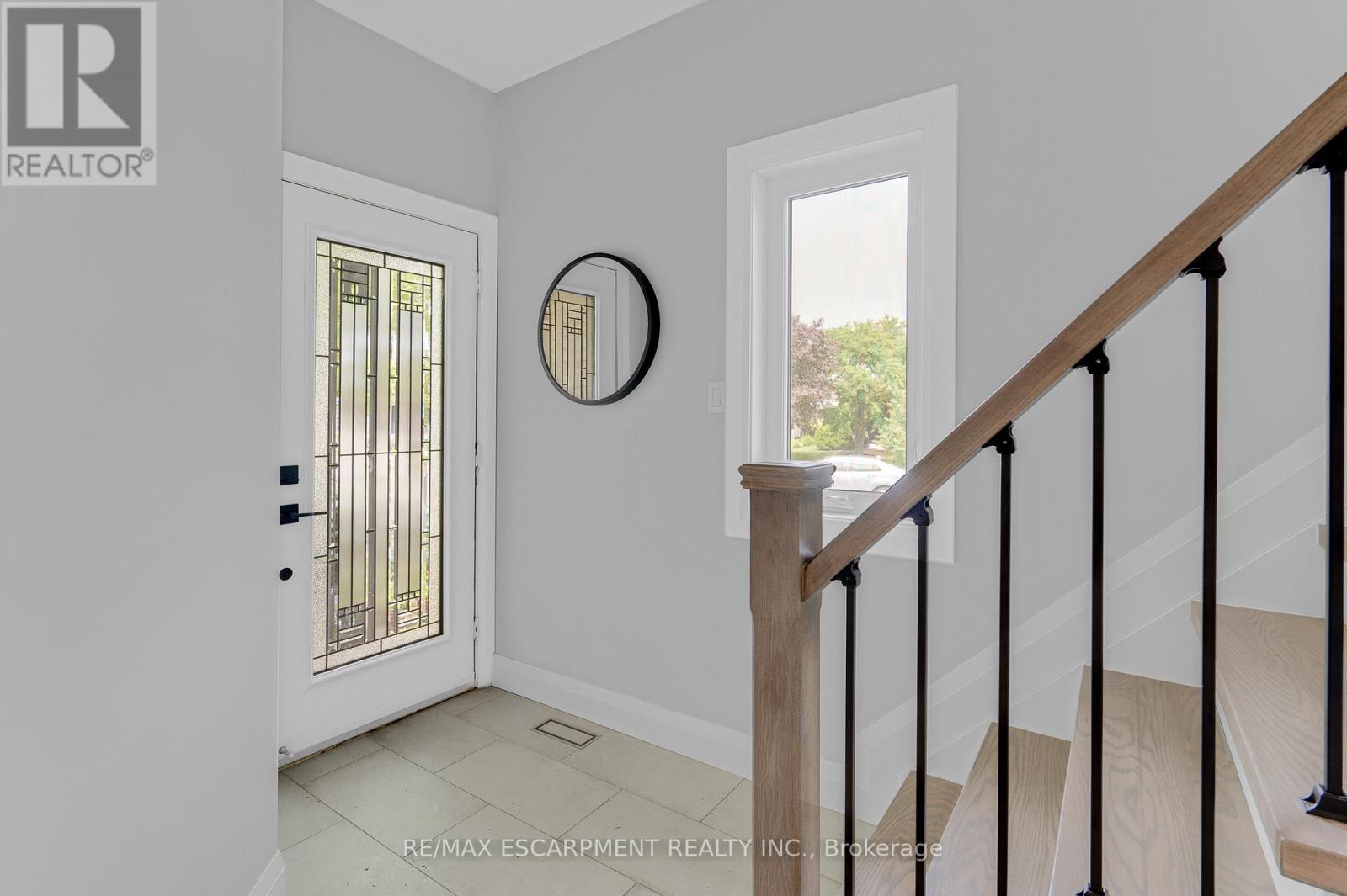 Entry way - 4014 Jarvis Crescent, Burlington, ON
